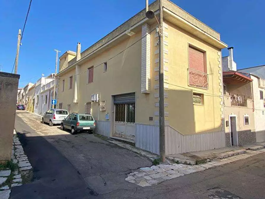 Immagine 1 di Casa indipendente in vendita  in Via Trieste a Casarano