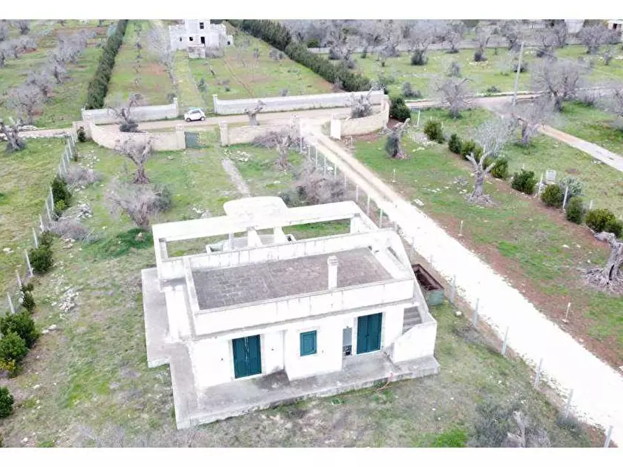 Immagine 1 di Villa in vendita  in Contrada Palla a Casarano