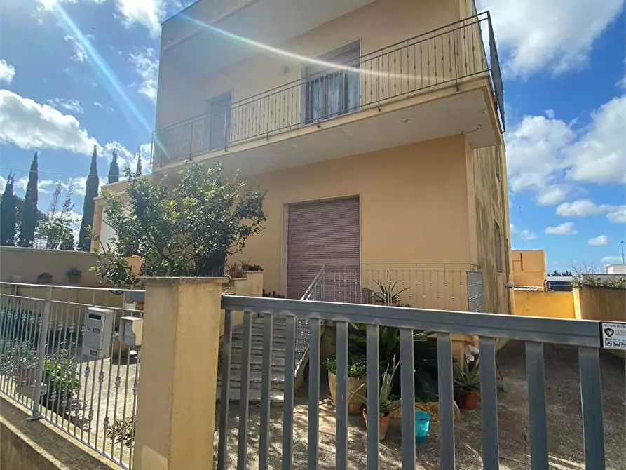 Immagine 1 di Casa bifamiliare in vendita  in Via Maggia a Casarano