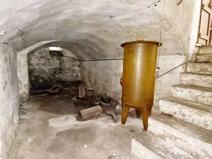 Immagine 21 di Stabile in vendita  in CAVOUR 25 a Casarano