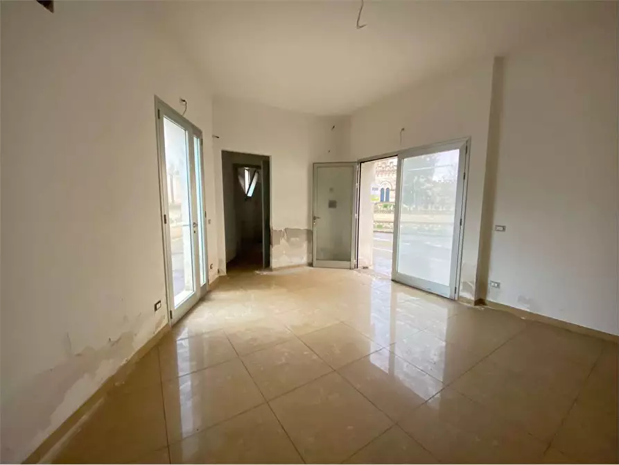 Immagine 6 di Negozio in affitto  in Corso XX Settembre a Casarano