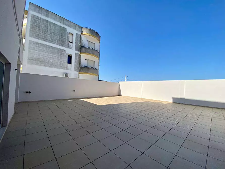 Immagine 7 di Negozio in affitto  a Casarano