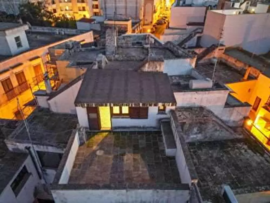 Immagine 25 di Stabile in vendita  in via Raeli  29 a Tricase