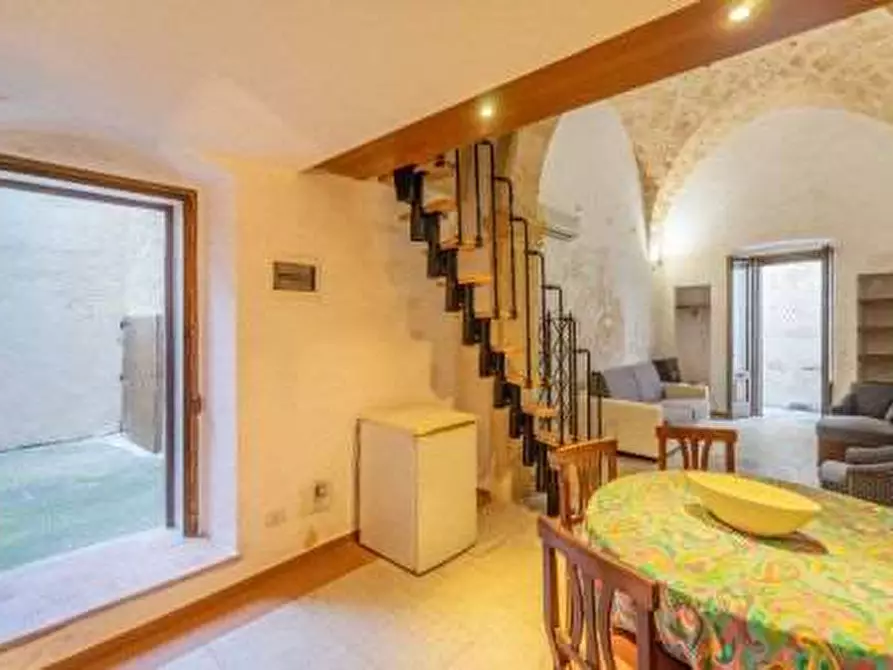 Immagine 9 di Stabile in vendita  in via Raeli  29 a Tricase