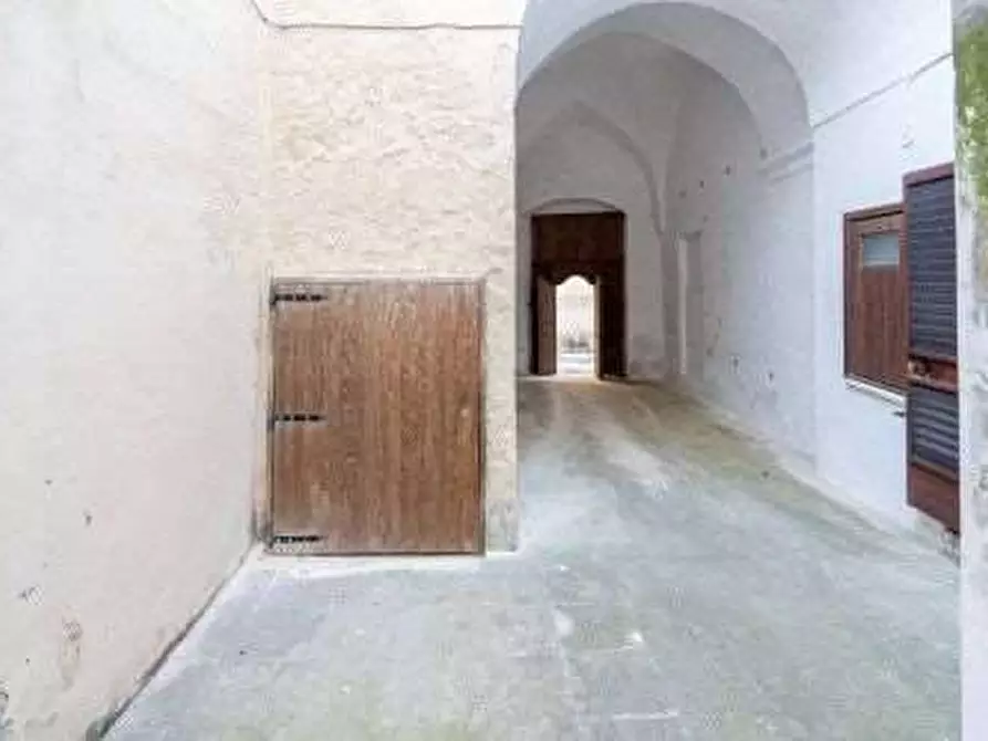Immagine 11 di Stabile in vendita  in via Raeli  29 a Tricase