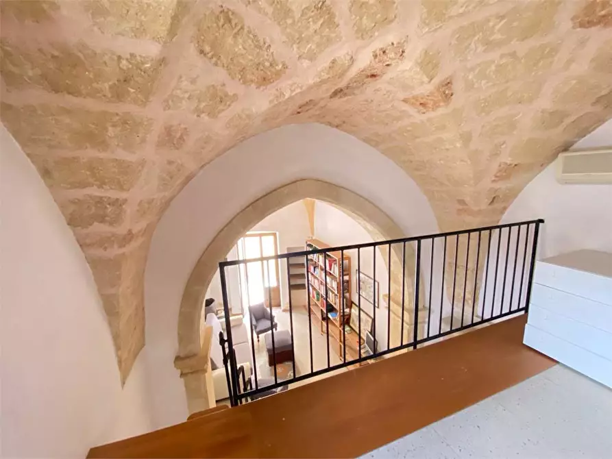 Immagine 6 di Stabile in vendita  in via Raeli  29 a Tricase