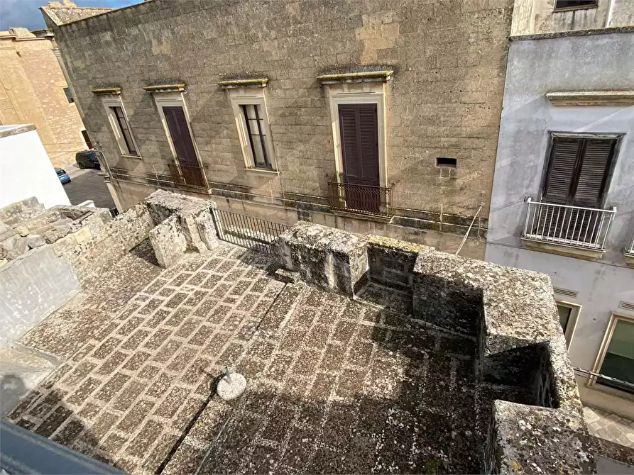 Immagine 20 di Stabile in vendita  in via Raeli  29 a Tricase