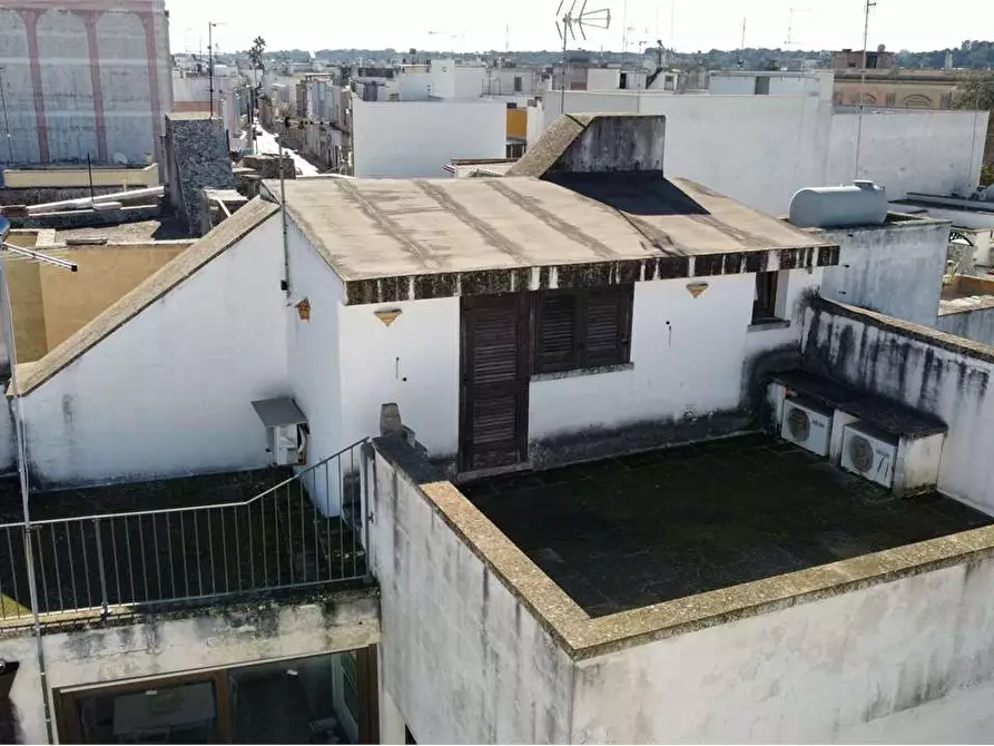 Immagine 26 di Stabile in vendita  in via Raeli  29 a Tricase