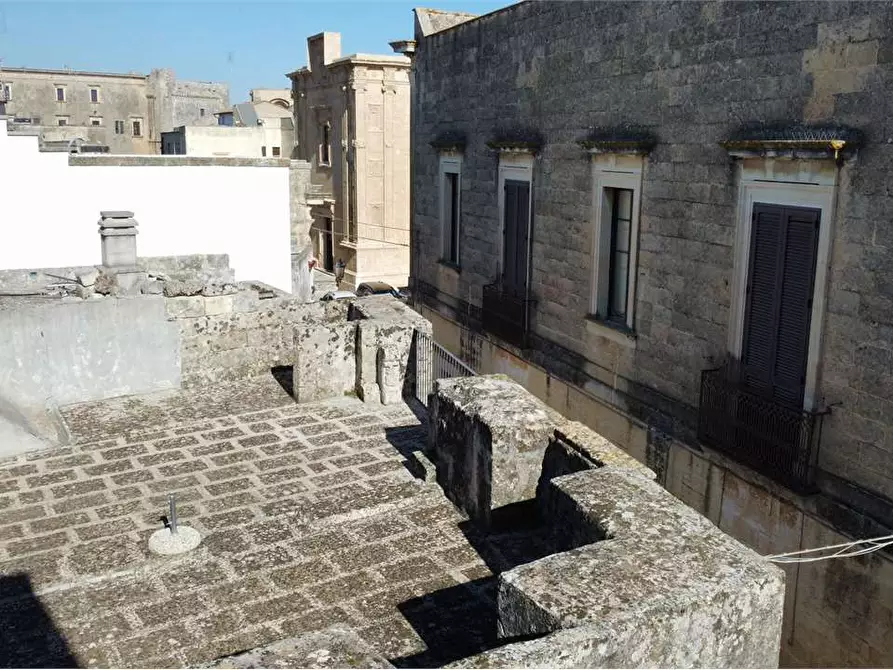 Immagine 27 di Stabile in vendita  in via Raeli  29 a Tricase