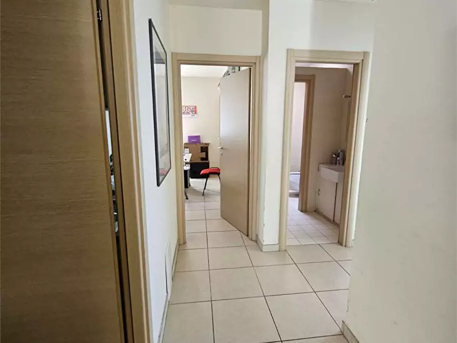 Immagine 11 di Ufficio in affitto  in via nardò 20 a Casarano