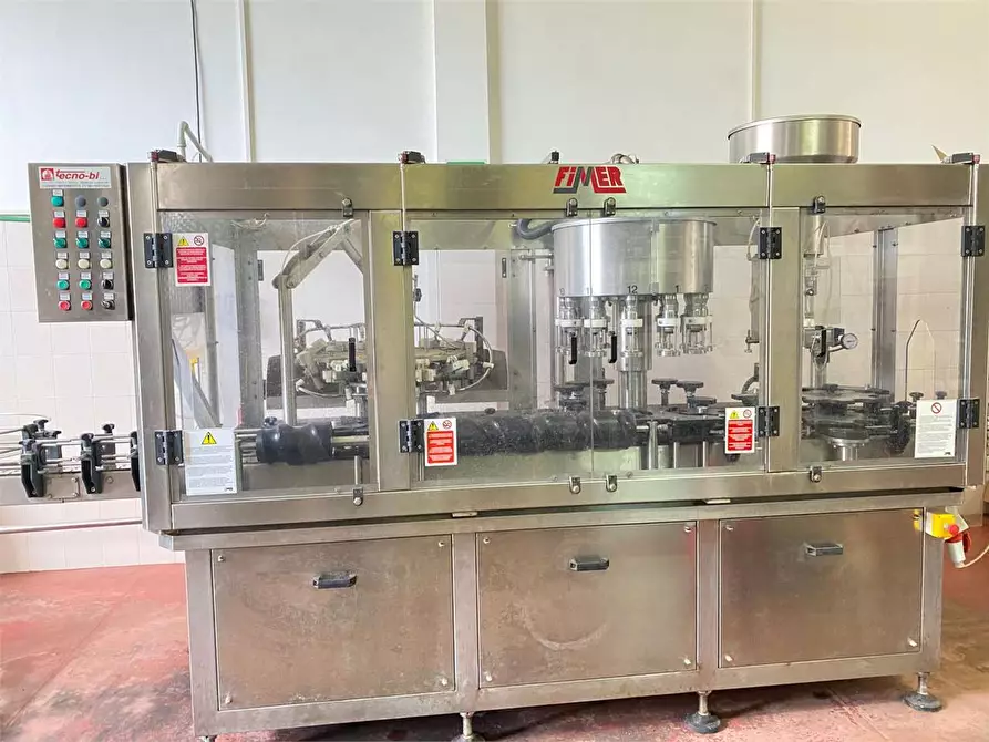 Immagine 10 di Azienda agricola in vendita  in zona industriale a Tuglie