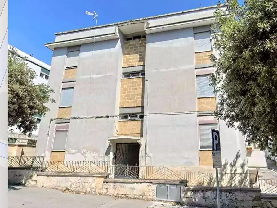 Immagine 2 di Appartamento in vendita  a Casarano