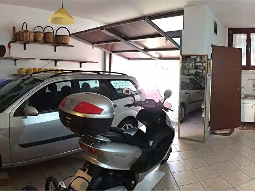 Immagine 37 di Villetta a schiera in vendita  in via 8 marzo 7 a Gallipoli