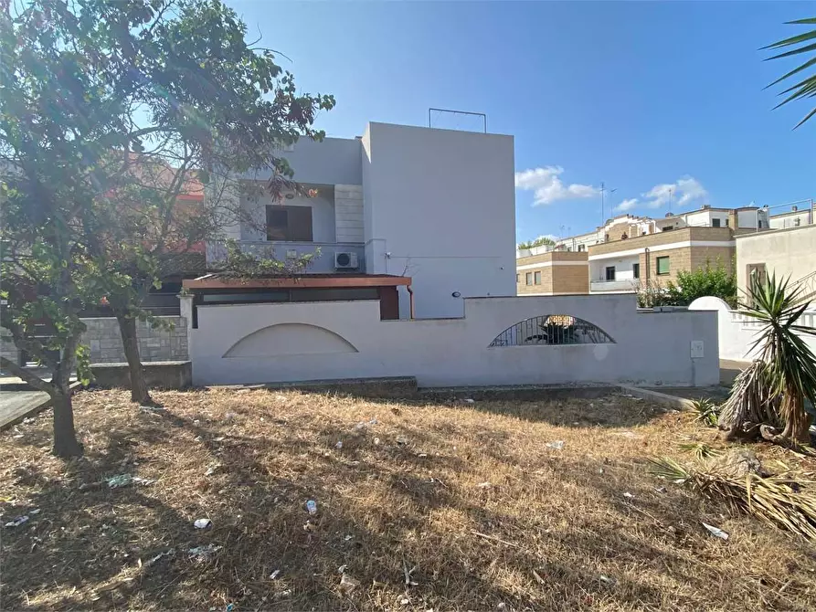 Immagine 3 di Villa in vendita  in via S'antelia 1 a Casarano