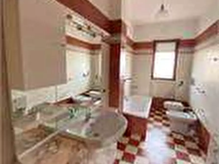 Immagine 9 di Appartamento in vendita  in via ubaldo d'astore a Casarano