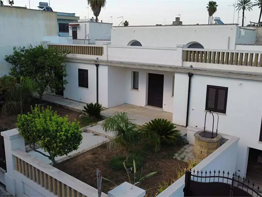 Immagine 2 di Villa in vendita  in via Manzoni  8 a Taurisano