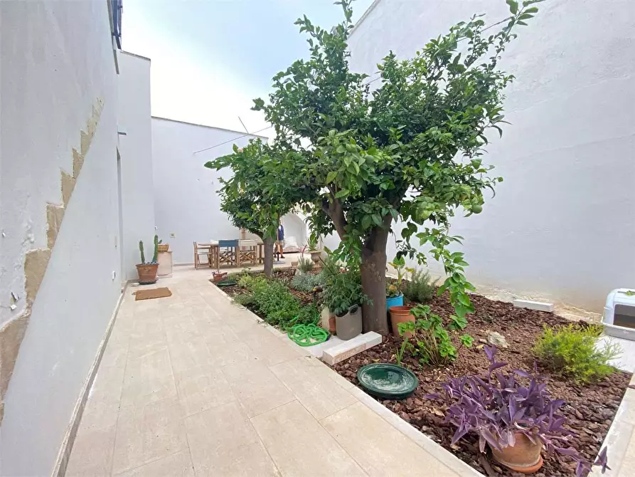 Immagine 3 di Villetta a schiera in vendita  in via Marconi  23 a Surano