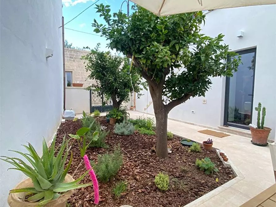 Immagine 12 di Villetta a schiera in vendita  in via Marconi  23 a Surano