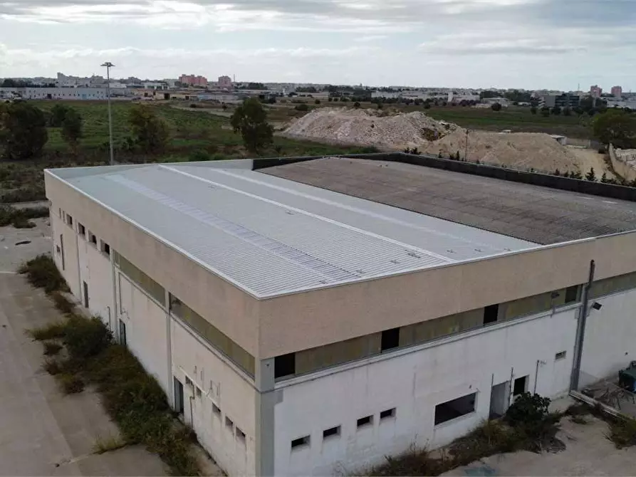 Immagine 2 di Capannone industriale in vendita  in Galileo Ferraris a Brindisi