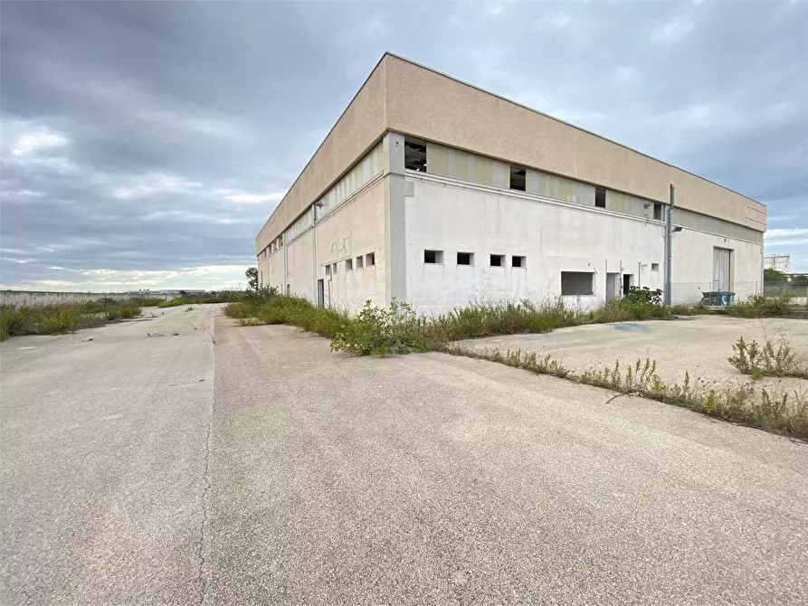 Immagine 9 di Capannone industriale in vendita  in Galileo Ferraris a Brindisi