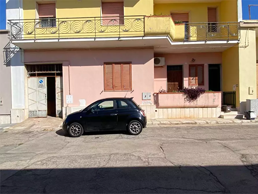 Immagine 1 di Casa bifamiliare in vendita  a Casarano