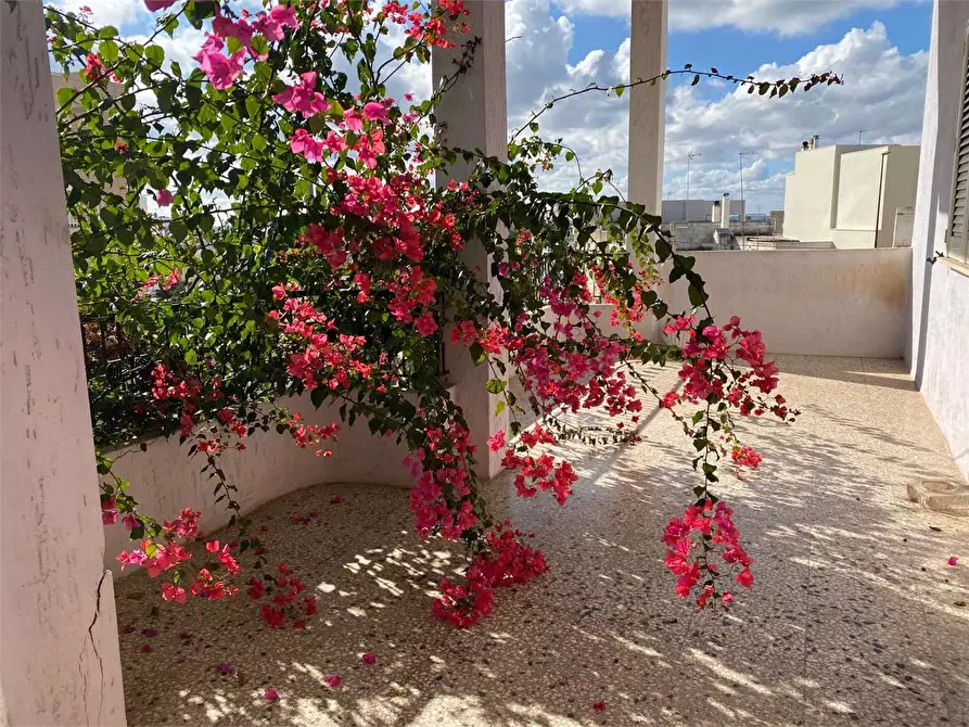 Immagine 2 di Casa bifamiliare in vendita  in via bologna a Casarano