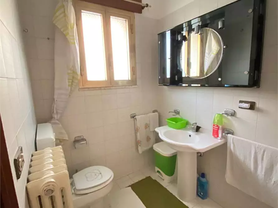 Immagine 18 di Appartamento in vendita  in via G garibaldi  12 a Casarano