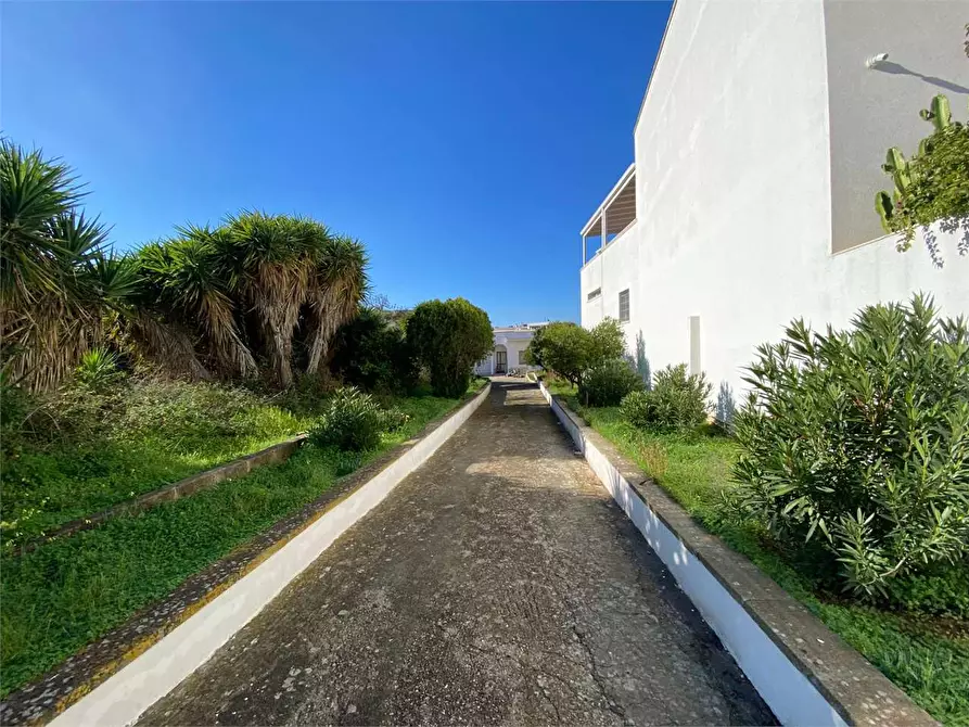 Immagine 7 di Villa in vendita  in Via Nardò a Casarano