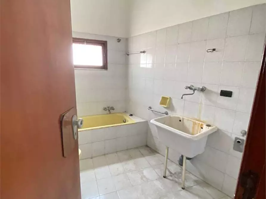 Immagine 10 di Appartamento in vendita  in corso XX Settembre a Casarano