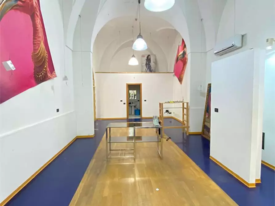 Immagine 5 di Negozio in affitto  in via  ubaldo d'astore a Casarano
