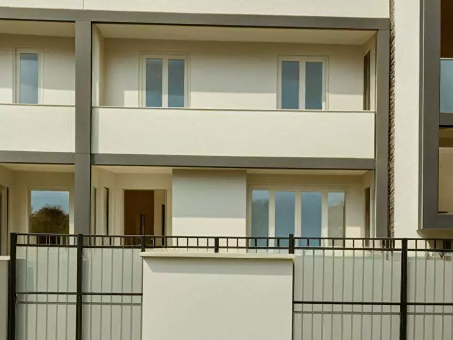 Immagine 2 di Villetta a schiera in vendita  in via portogallo  8 a Casarano