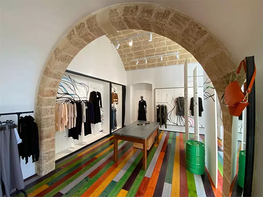 Immagine 5 di Negozio in affitto  in piazza Garibaldi  12 a Casarano