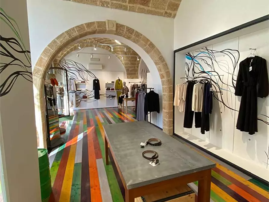 Immagine 7 di Negozio in affitto  in piazza Garibaldi  12 a Casarano