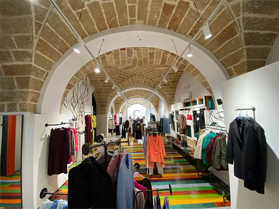 Immagine 9 di Negozio in affitto  in piazza Garibaldi  12 a Casarano