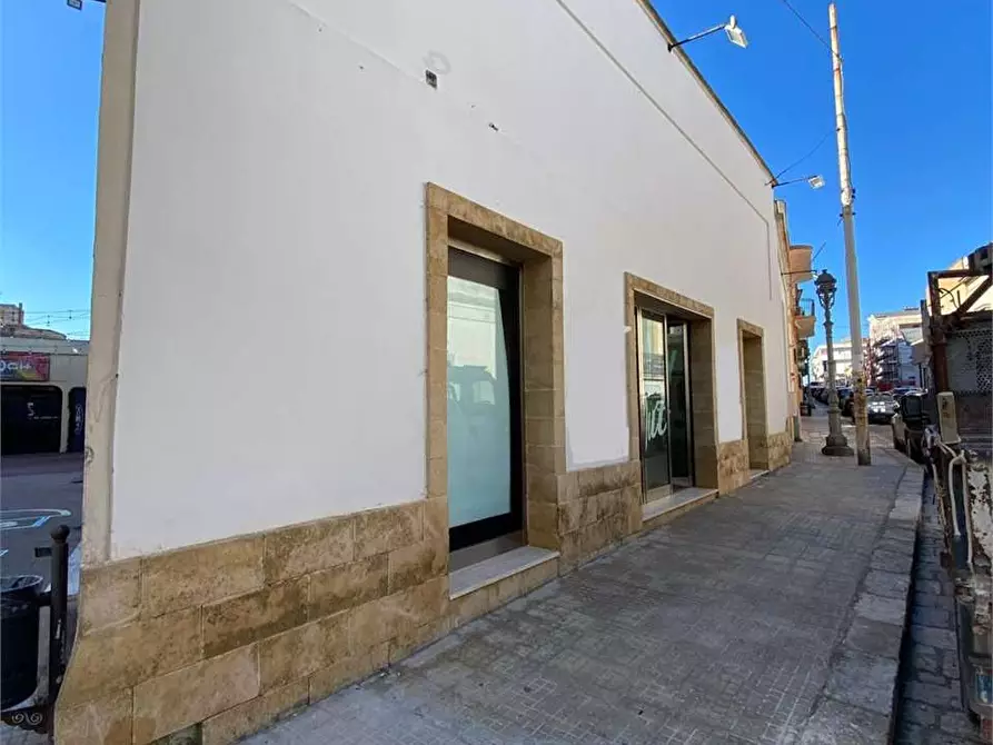 Immagine 6 di Negozio in affitto  in via ubaldo d'astore a Casarano