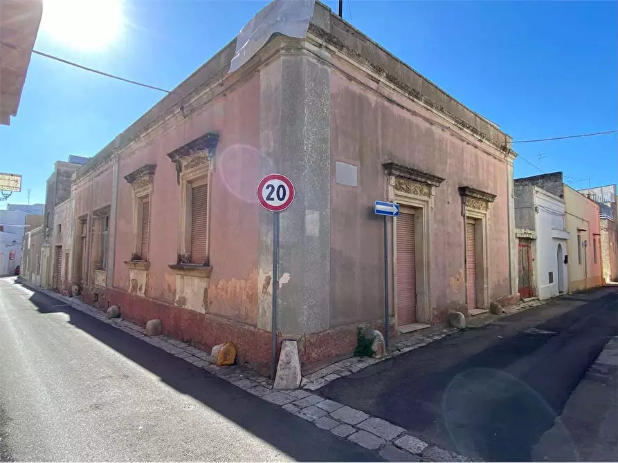 Immagine 2 di Stabile in vendita  in CAVOUR 25 a Casarano