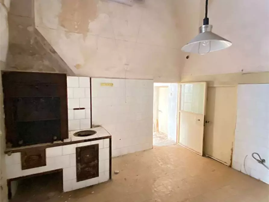 Immagine 8 di Stabile in vendita  in CAVOUR 25 a Casarano