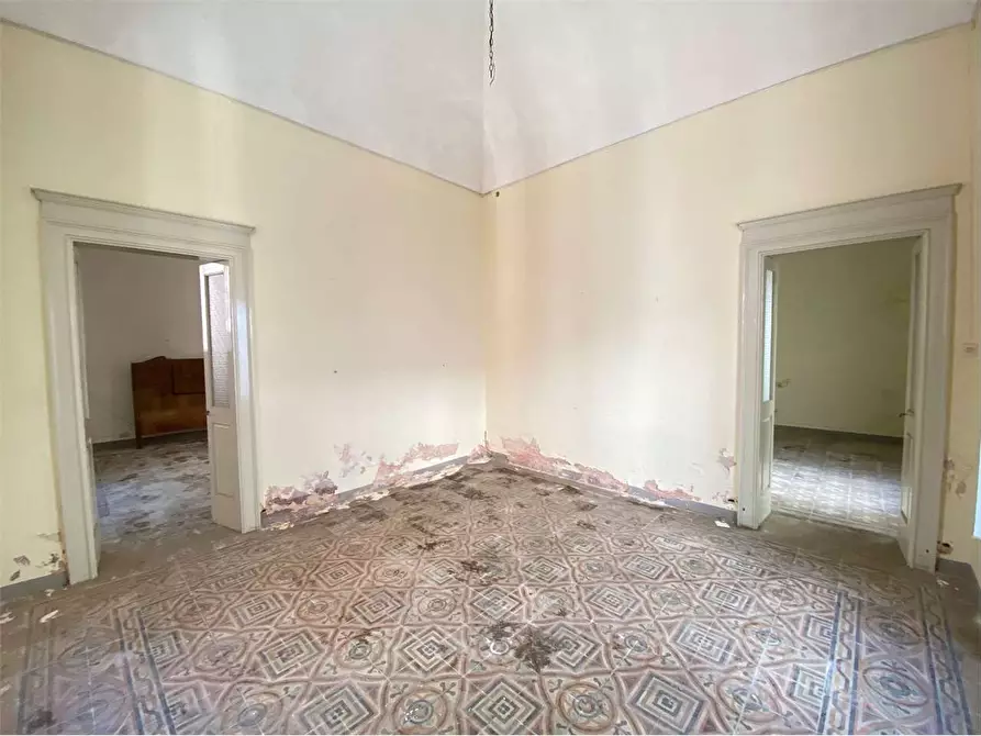 Immagine 10 di Stabile in vendita  in CAVOUR 25 a Casarano