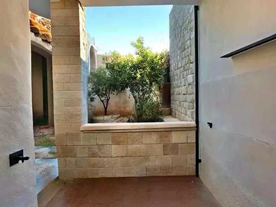 Immagine 13 di Casa bifamiliare in vendita  in via virgilio 5 a Casarano