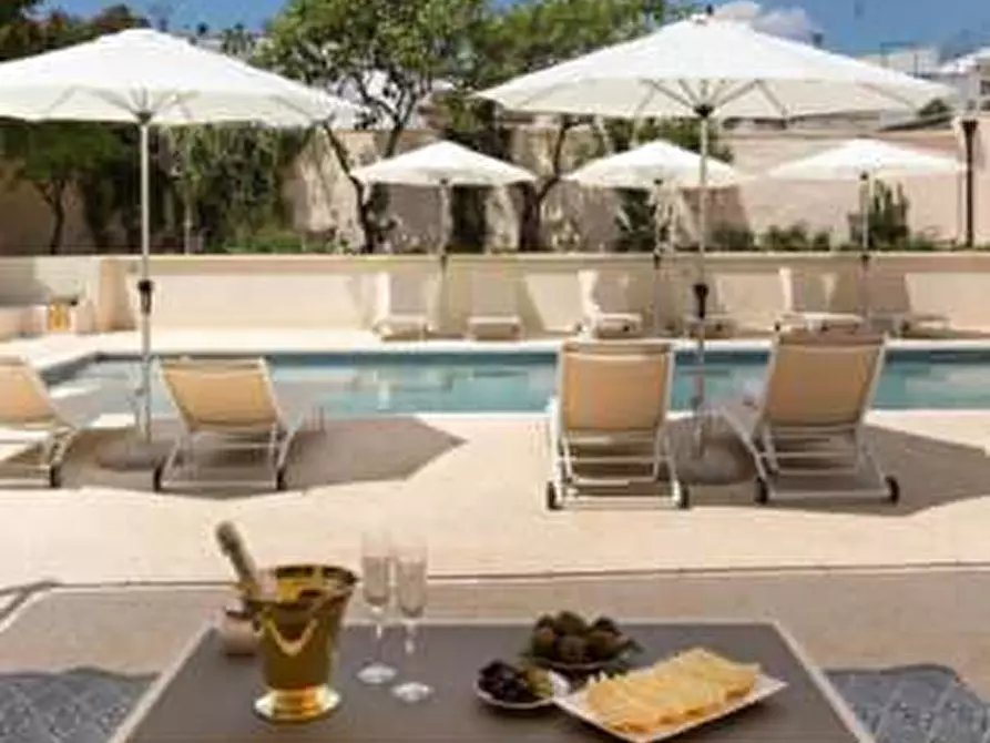 Immagine 3 di Casa bifamiliare in vendita  in piazza garibaldi  12 a Lecce