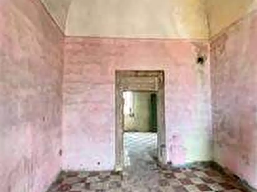 Immagine 11 di Stabile in vendita  in piazza garibaldi  12 a Casarano