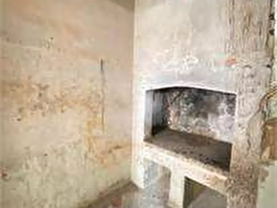 Immagine 13 di Stabile in vendita  in piazza garibaldi  12 a Casarano