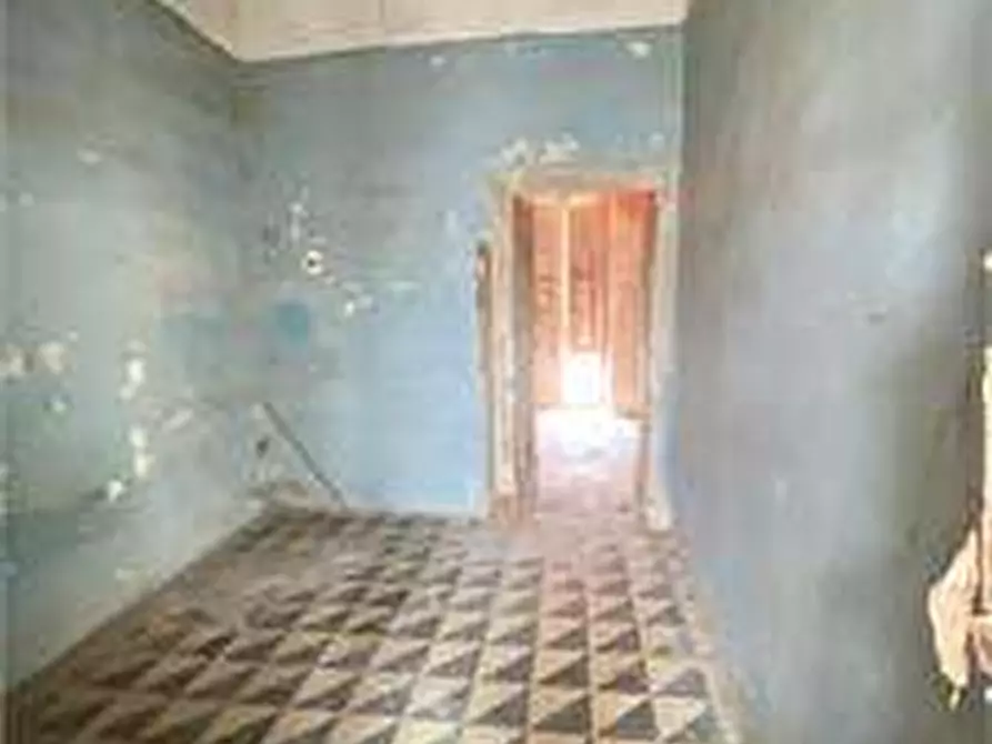 Immagine 16 di Stabile in vendita  in piazza garibaldi  12 a Casarano