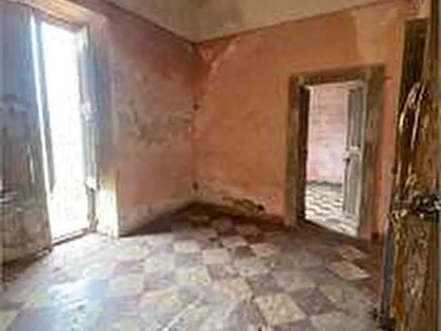 Immagine 18 di Stabile in vendita  in piazza garibaldi  12 a Casarano