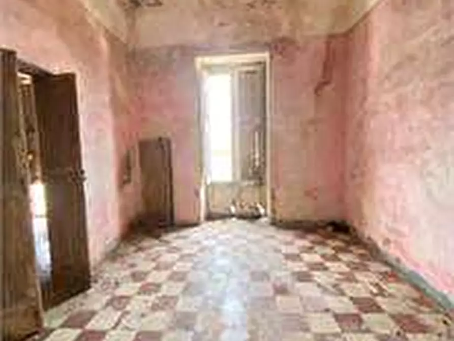 Immagine 23 di Stabile in vendita  in piazza garibaldi  12 a Casarano