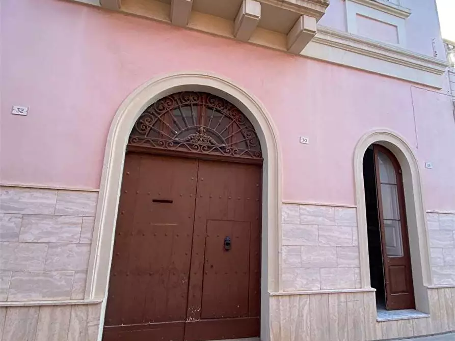 Immagine 1 di Casa indipendente in vendita  in via vittorio emanuele 2 64 a Casarano