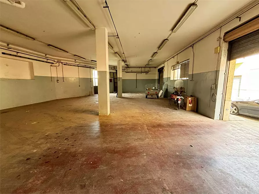 Immagine 3 di Laboratorio in affitto  in via bologna 45 a Casarano