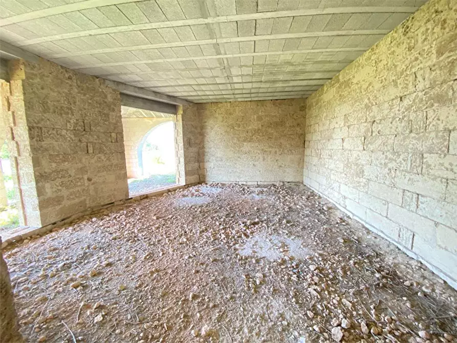 Immagine 13 di Villa in vendita  in Via pirandello a Andrano