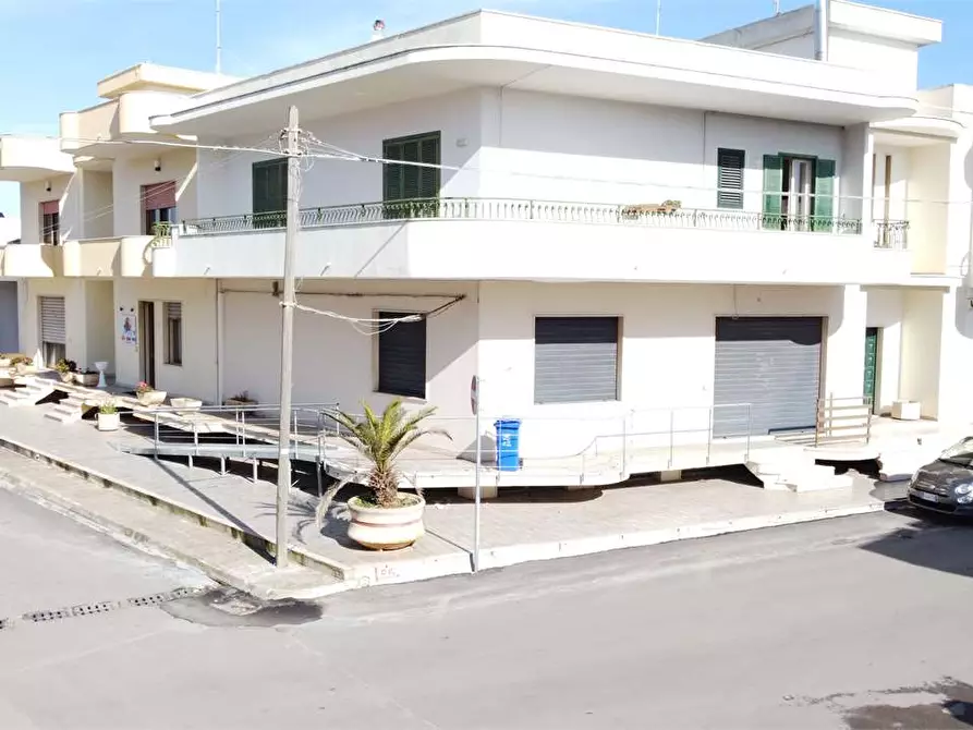 Immagine 4 di Negozio in affitto  in via congedi a Ugento