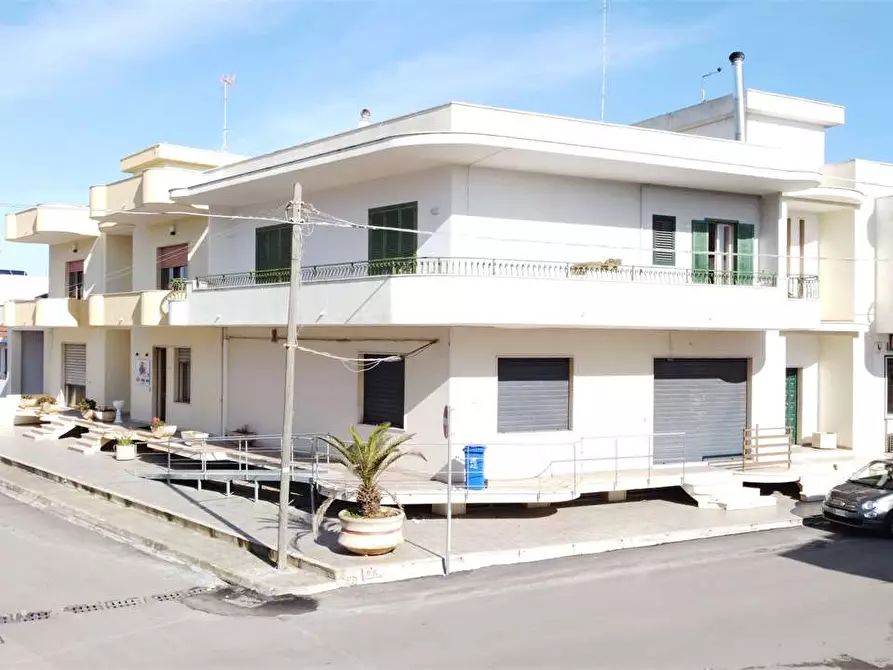 Immagine 5 di Negozio in affitto  in via congedi a Ugento